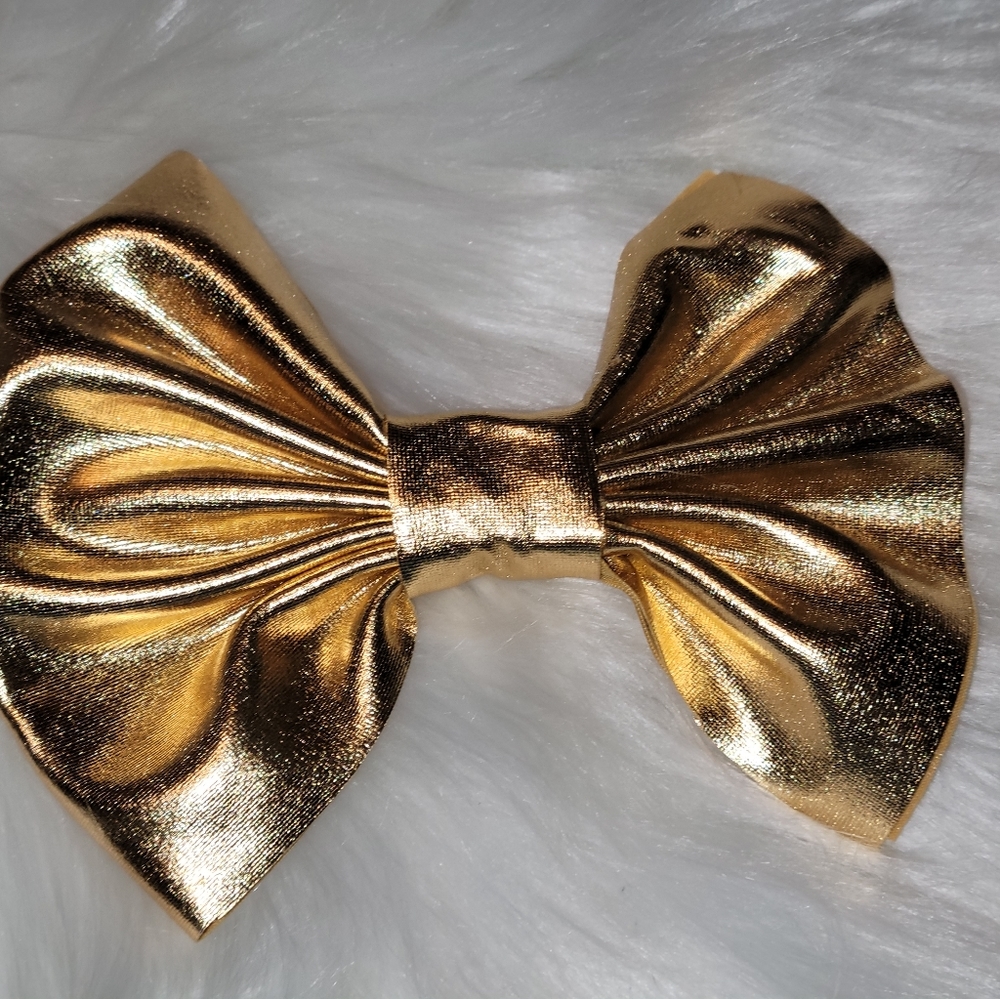 Gold metallic bow
